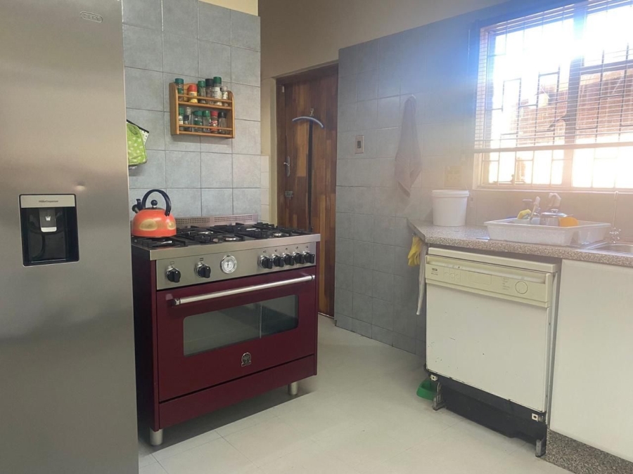 5 Bedroom Property for Sale in Ladybrand Free State